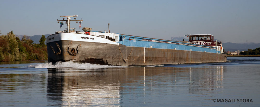 Stationné à Montélimar, le « Magellaan », le plus grand bateau école de France